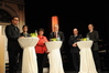 Im Gespräch über Ehrenamt und Bürgerbeteiligung: Moderator Jörg Klingohr, Dr. Dominik Hierlemann (Bertelsmann-Stiftung), Kreistagspräsidentin Gisela Schwarz, Landrat Rolf Christiansen, Fabian Vogel (Zebef e.V.) und Eckardt Meyer, Wehrführer der Stadt Sternberg (v.l.). Foto: Rainer Cordes