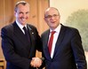 Der Botschafter der USA Philip D. Murphy und Ministerpräsident Erwin Sellering