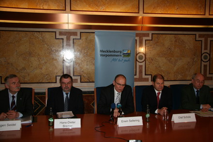 Pressekonferenz nach dem Bündnis für Arbeit in der Schweriner Staatskanzlei