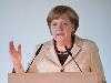 Angela Merkel hält eine Rede beim Festakt in Parow. Foto: Stefan Sauer